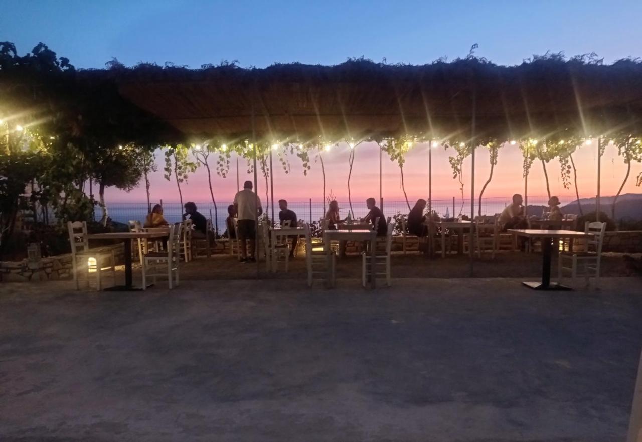Elea Guesthouse Himare Buitenkant foto