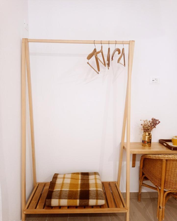Elea Guesthouse Himare Buitenkant foto