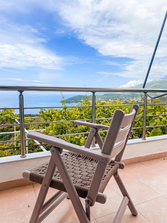 Elea Guesthouse Himare Buitenkant foto