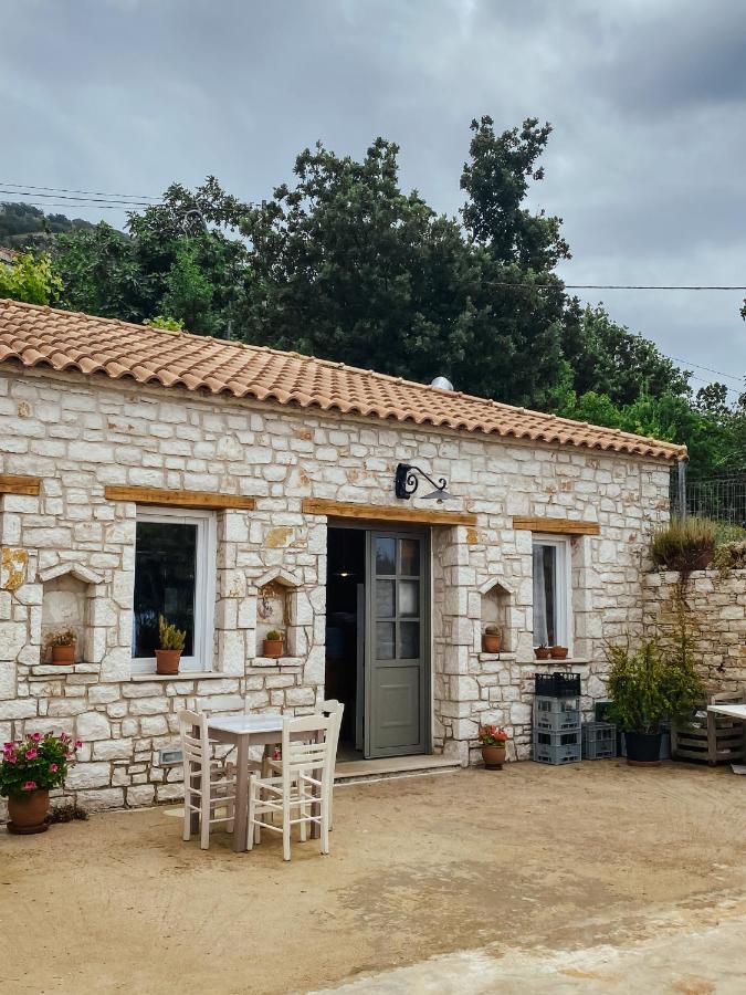 Elea Guesthouse Himare Buitenkant foto
