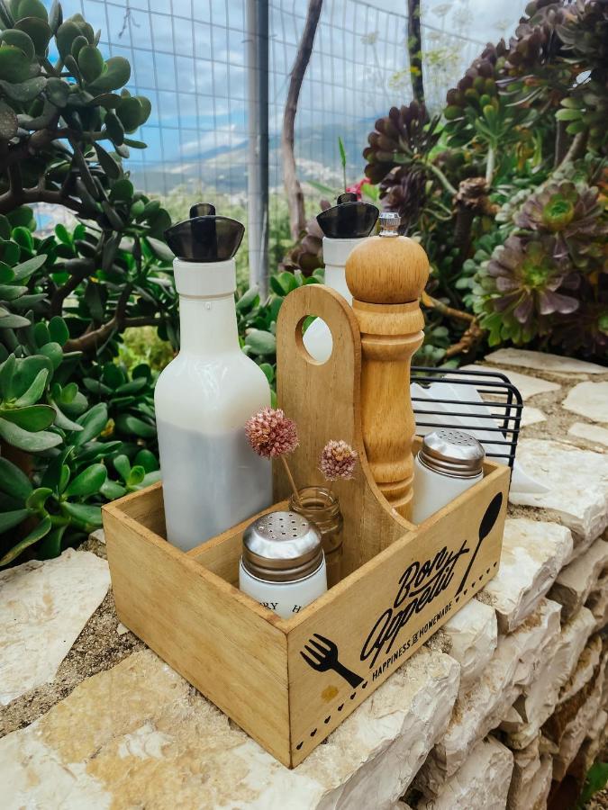 Elea Guesthouse Himare Buitenkant foto