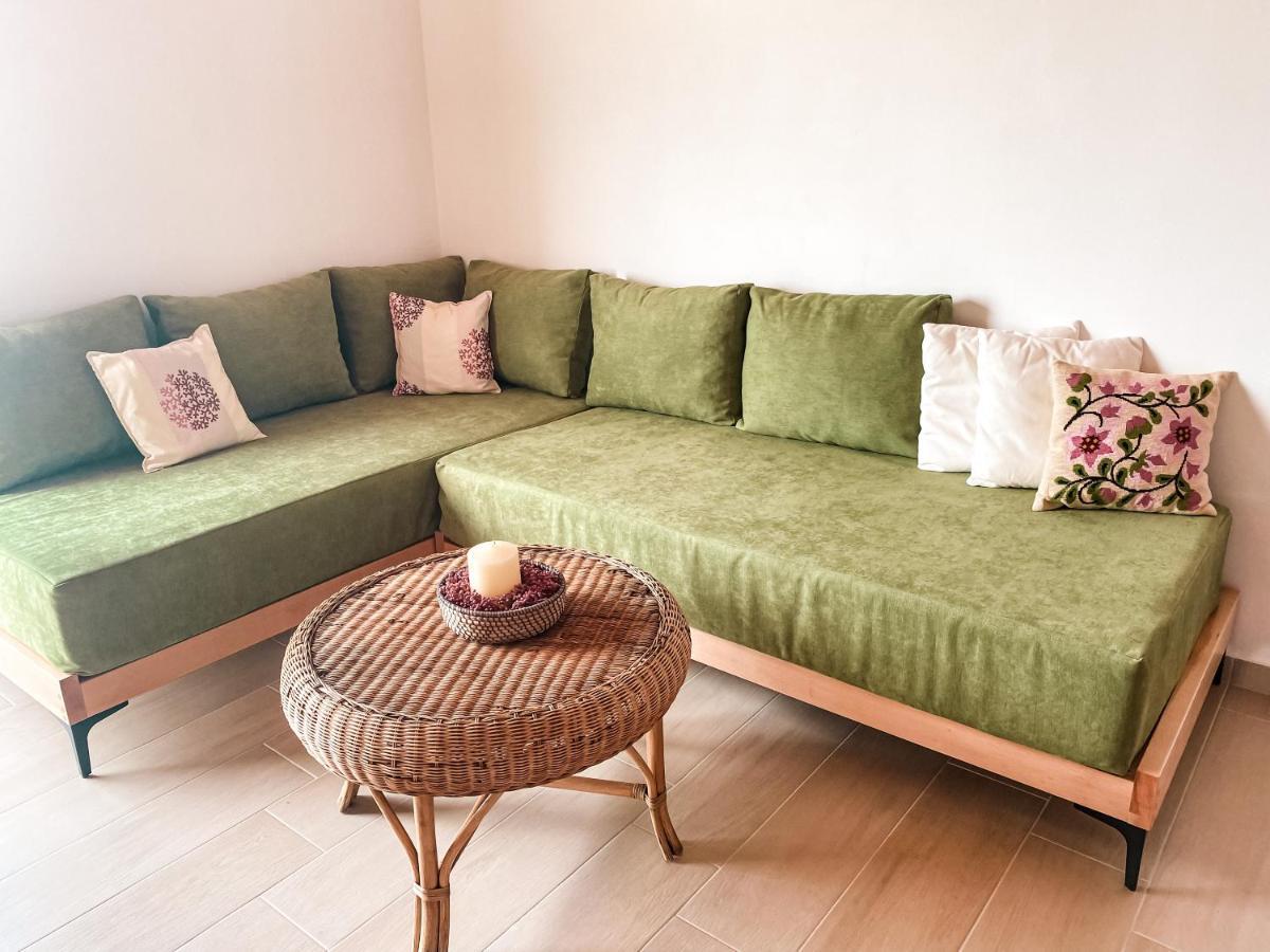 Elea Guesthouse Himare Buitenkant foto