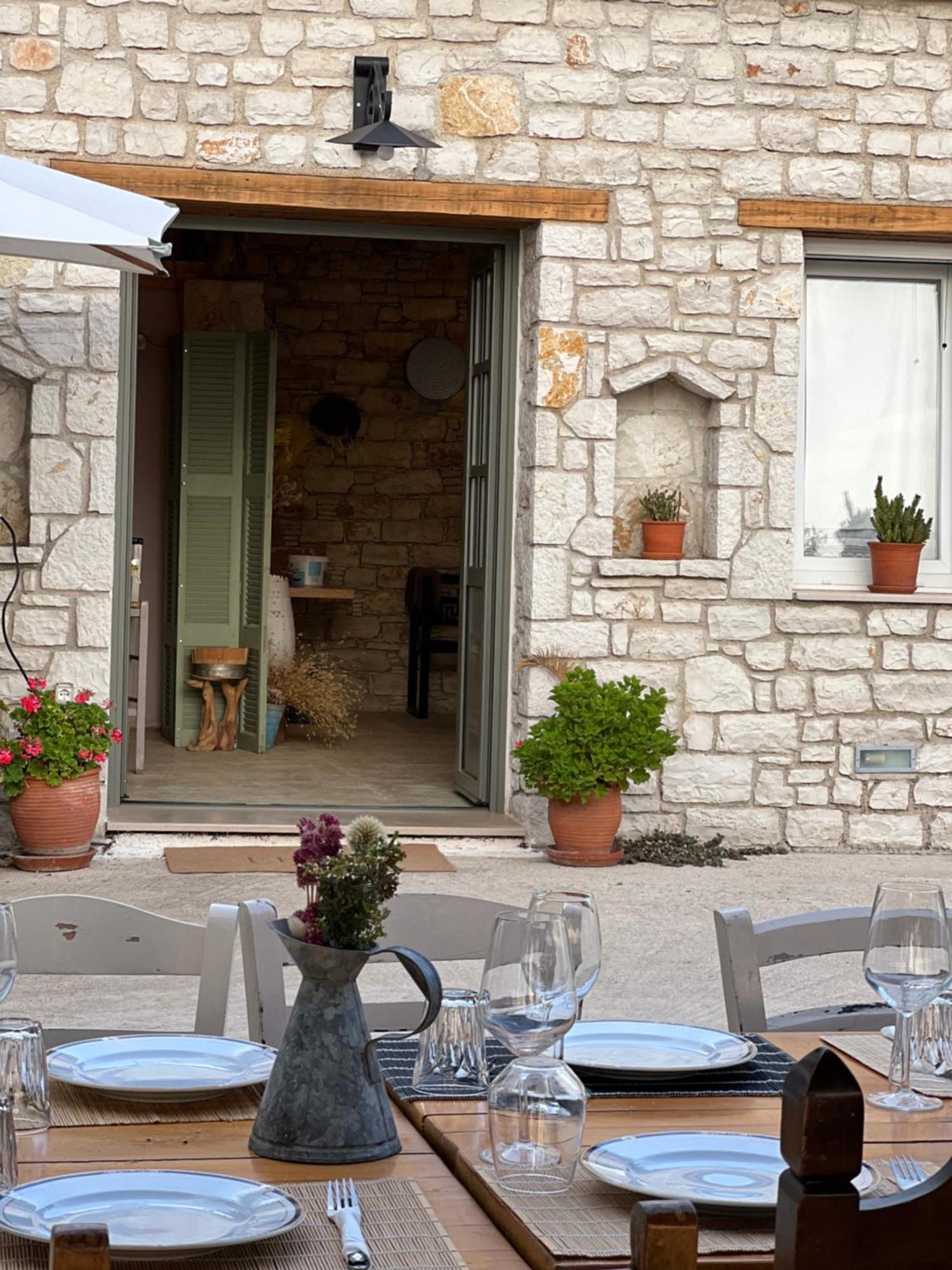 Elea Guesthouse Himare Buitenkant foto