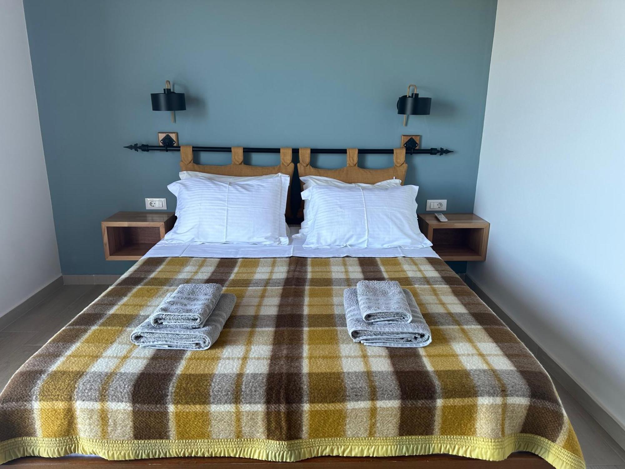 Elea Guesthouse Himare Buitenkant foto