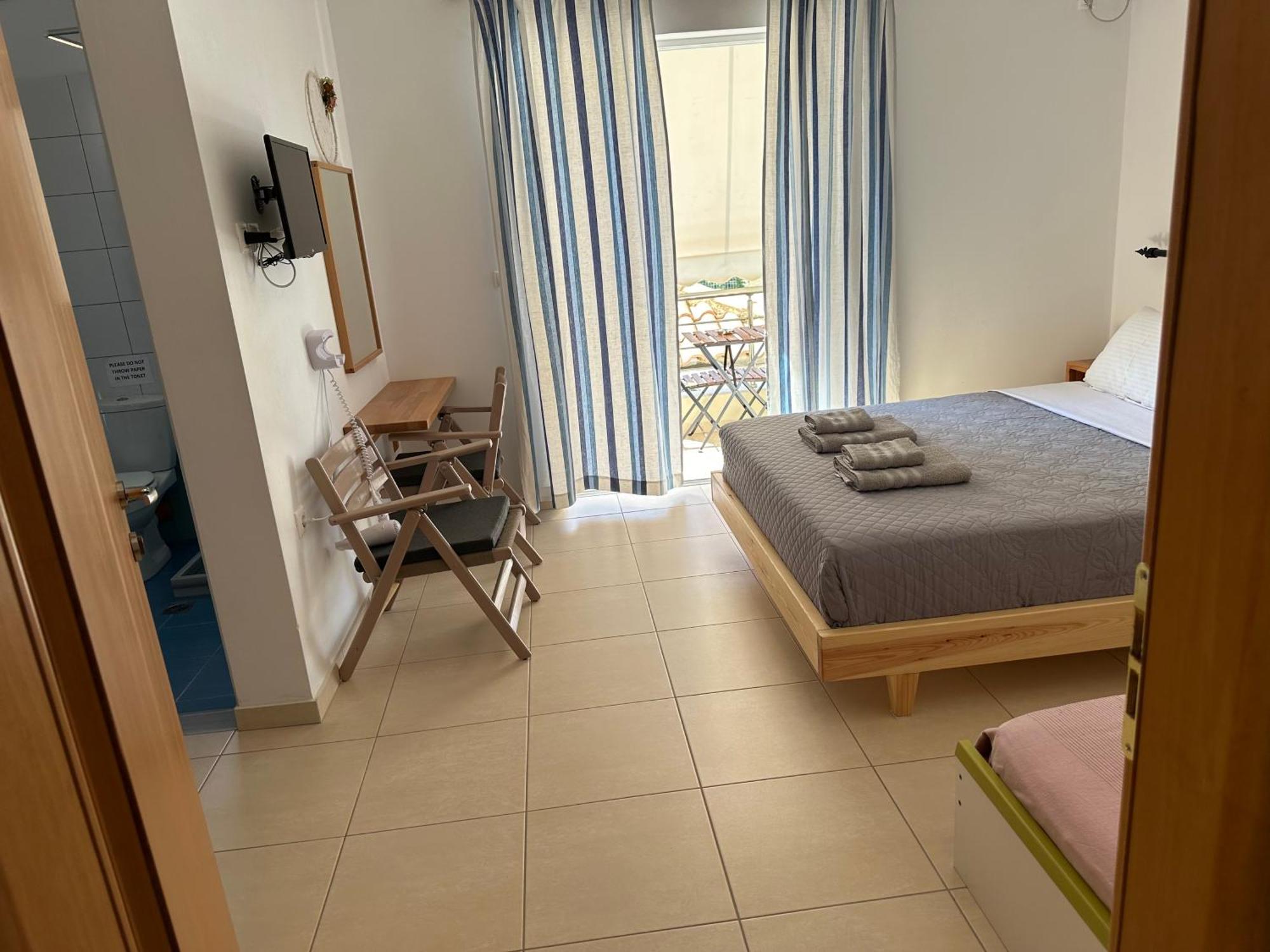 Elea Guesthouse Himare Buitenkant foto