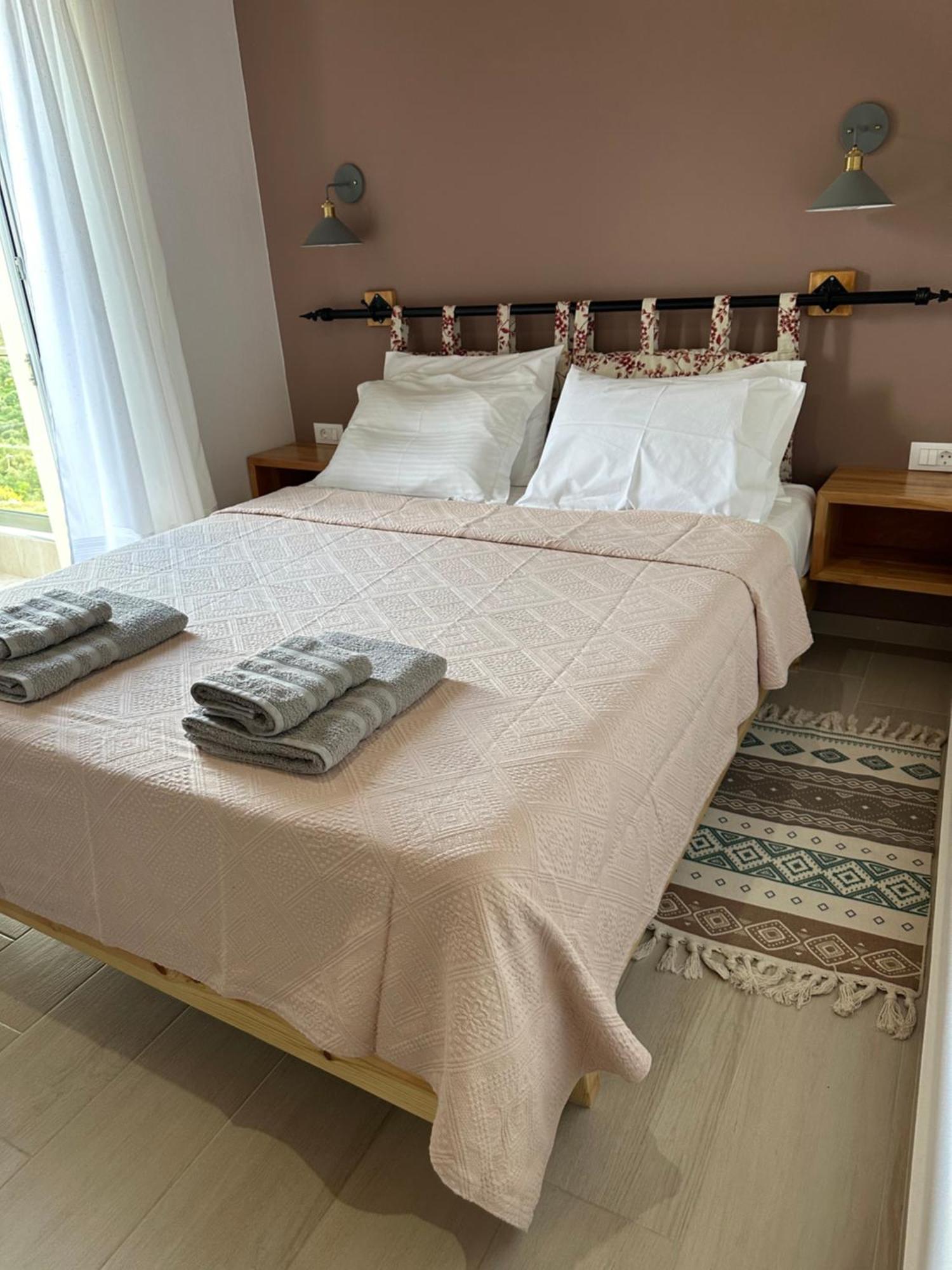 Elea Guesthouse Himare Buitenkant foto